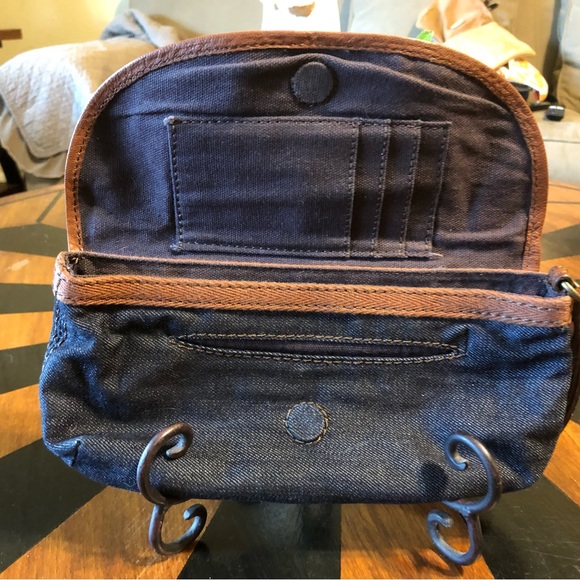 Lucky Brand Cute and Functional Denim With Leather Trim Wristlet - Picture 2 of 11